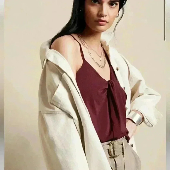 Banana Republic TWIST-FRONT CREPE CAMISOLE - Picture 1 of 3